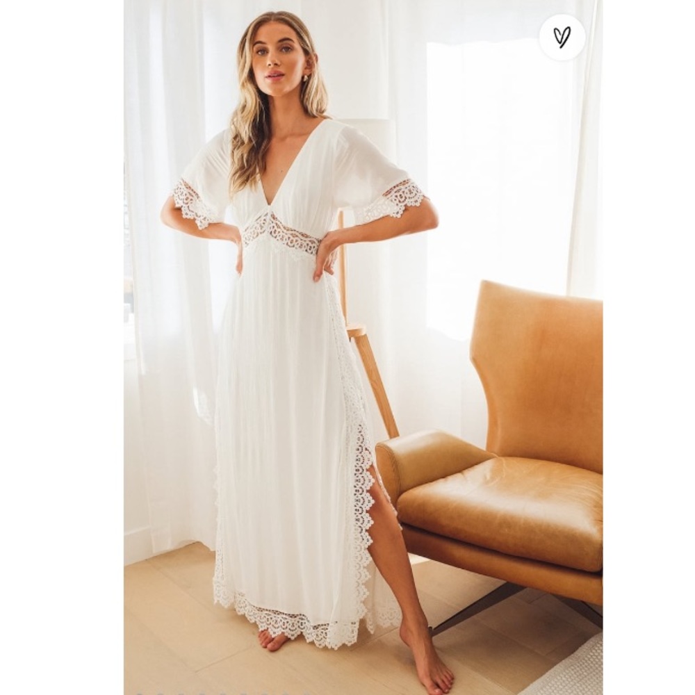 Lulu’s White Lace Short Sleeve Maxi Dress Size XXS